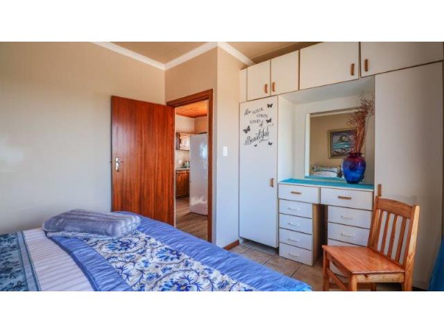 5 Bedroom Property for Sale in Stilbaai Wes Western Cape